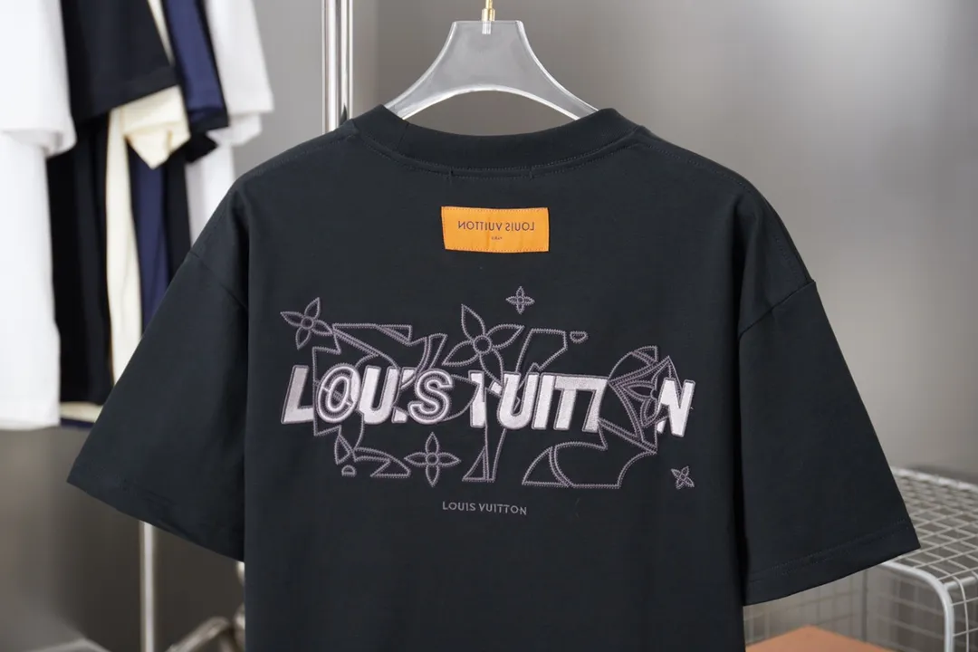 🅿️180 1V 25SS early spring new style short sleeves with embroidered letters, light luxury, a must-have item for daily commuting for men and women, correct version, welcome to compare, detailed features · 320g 100% pure cotton double yarn jersey fabric · Custom dyed in the same cylinder, special thickening 32 pieces, double-strand 1X1 thread · Imported Tajima machine embroidery with various techniques to embroider the letter logo · Double needle stitching across the seam process · Original main mark, washed tag, brand moisture-proof paper packaging Color: black/white/brown Size: S/M/L/XL
